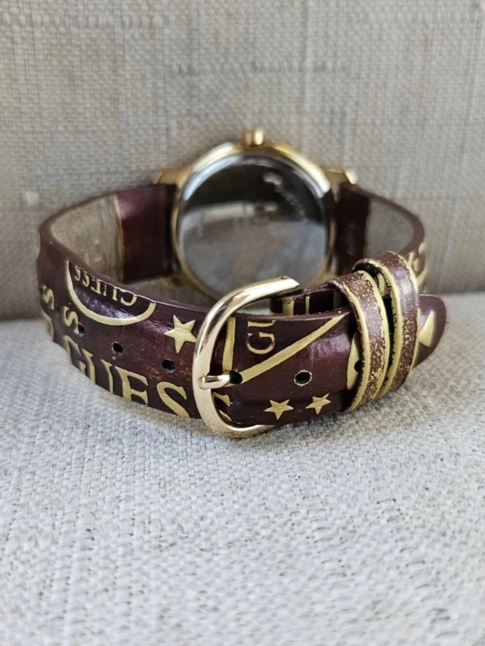 Vintage Guess Wristwatch Unisex Brown Leather Strap Gold Tone Face Analog Watch